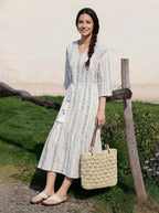 Crochet woven bag with scalloped edge