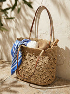 Crochet woven bag with scalloped edge