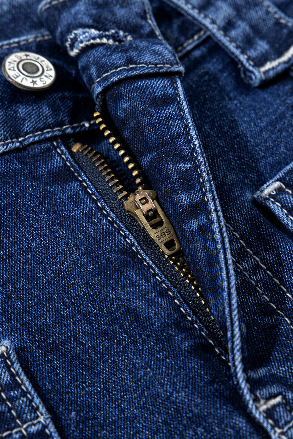 Wide-leg denim jeans with patch pockets