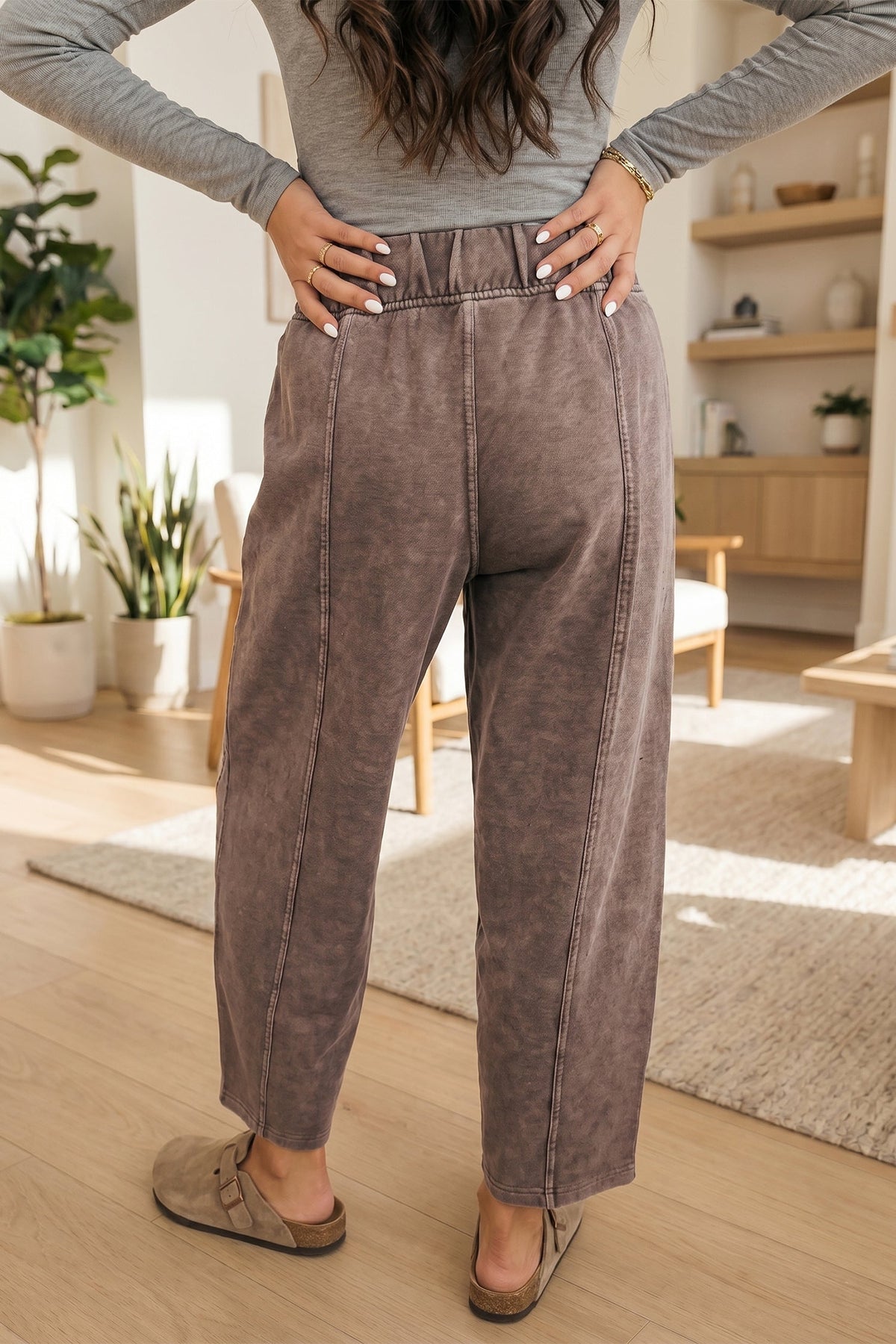 Mineral-wash barrel-leg pants with elastic waist