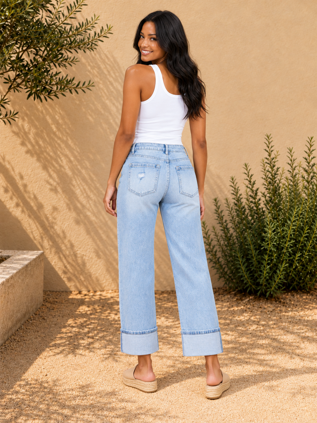 Distressed Light Wash Straight Leg Jeans