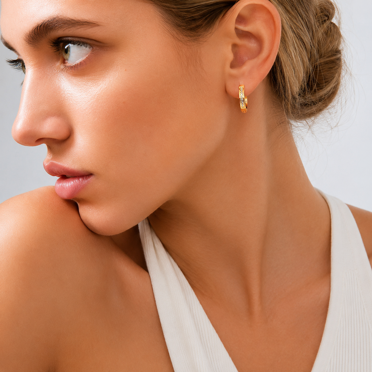 Gold pavé hoop earrings with 18 stones