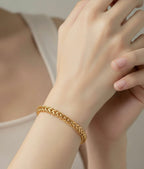 Elegant gold Franco link bracelet