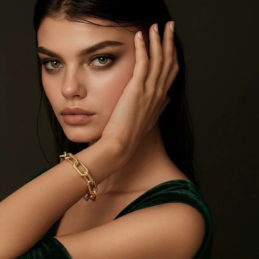 Refined high-polish gold paperclip link bracelet