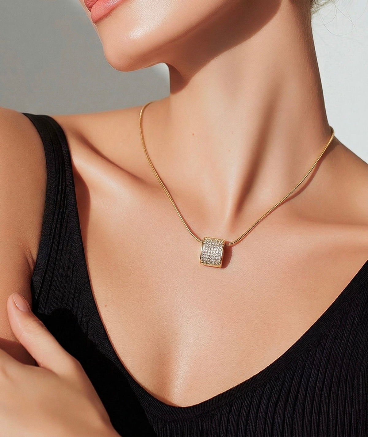 Gold pavé necklace with coil chain