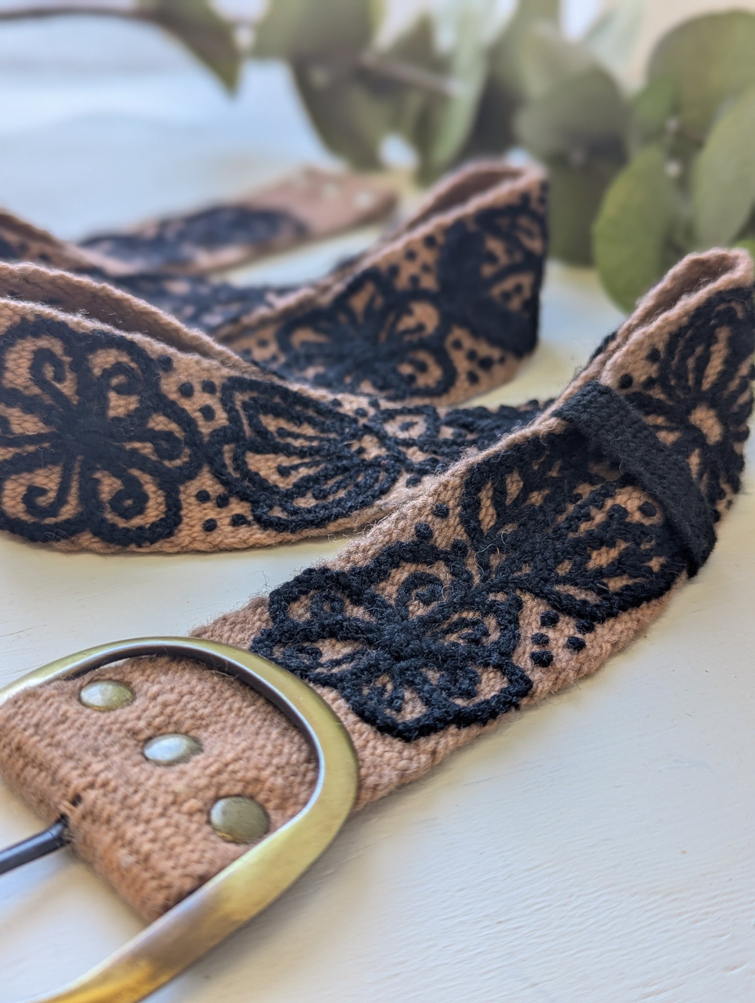 Sombra Rosa Embroidered Belt